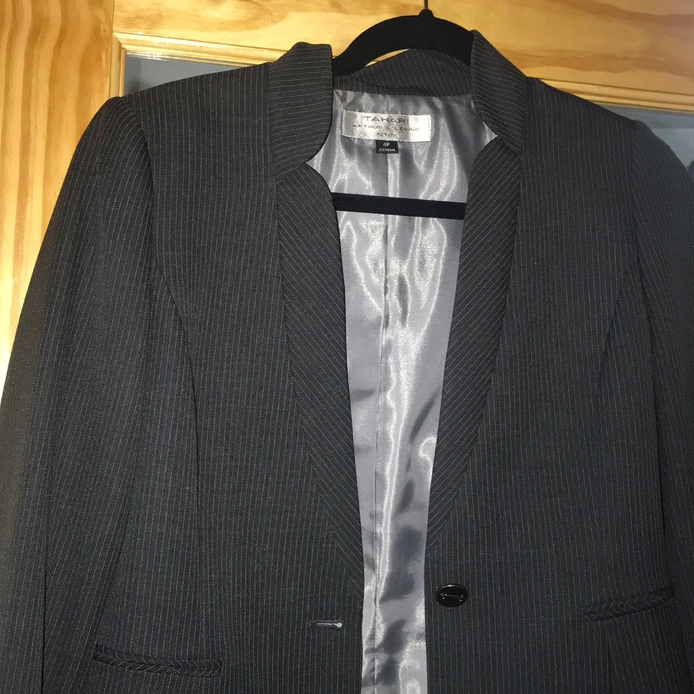 Tahari Blazer - Picture 2 of 2